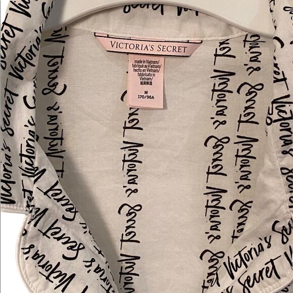 Victoria’s Secret Long Sleeve Night pajama Top with Words M - Picture 3 of 3